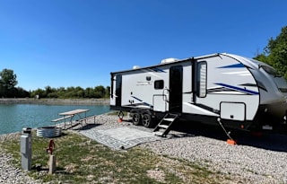 M and R RVs 2021 Alpha Wolf 26dbhl