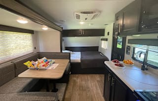 LS22- First Adventure Wolf Pup Sleeps 4, Easy Tow