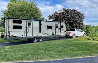 32' Forest River Rockwood Ultra Lite BUNKHOUSE