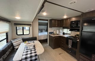 2019 Starcraft Launch Outfitter 283BH