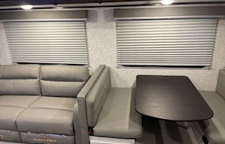 2021 Luxury KeyStone Large Family Friendly RV