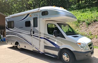 2009 Fleetwood Enterprises Inc. Icon 24d