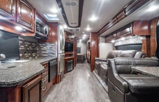 2018 Holiday Rambler Vacationer XE 36D
