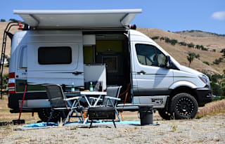 2019 Winnebago Revel 4X4 adventura furgonee from California Adventure Vans