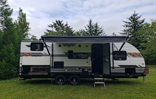 Lala's cozy bunkhouse 2020 Wildwood X-Lite 24'