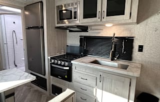 (Unit 11) 2022 2-3 Person Light Weight Trailer