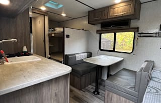 2022 Zinger 18BH Lightweight Bunkhouse RV