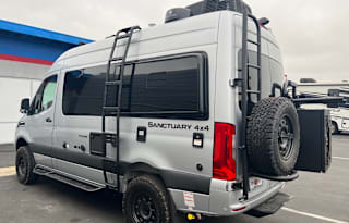 19B Thor SANCTUARY 4X4 SLEEP 2-MERCEDES Luxury Van