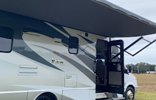 4 Seasons Mercedes Winnebago