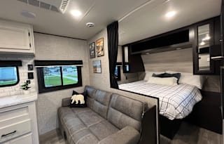 Top-Notch 2023 RV: Fully Stocked & Ready for You!