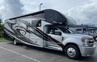 38' 2023 Thor Omni in Des Moines, Nearly Brand New