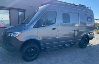 2024 Winnebago Revel 4x4 Diesel OFF RD6