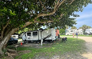 Small Family luxury Camper Rental