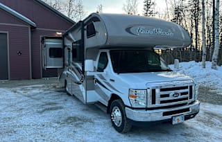 "Lucy" 2014 Thor Motor Coach Four Winds 26A