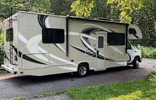2017 Thor Motor Coach Chateau 28A “Luna”