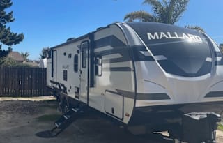Spacious Family Friendly 35 Ft Bunkhouse