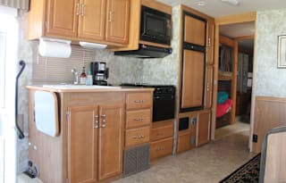 2007 Winnebago Sightseer Bob Sees the World