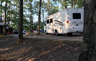 2005 Dolphin Motor Coach Dolphin A