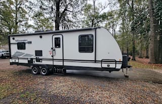 "Couples Caravan" Minnie Winnie 2500RL