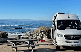 Luxury Sprinter w/ Full Bathroom Mercedes Coachmen
