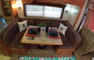 J&B'S Pet Friendly Motorhome