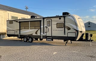 Keystone Cougar 34TSB East