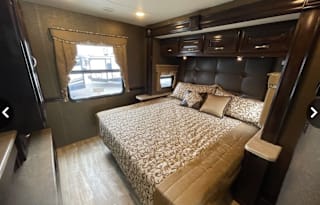 2016 Thor Motor Coach Challenger 36TL