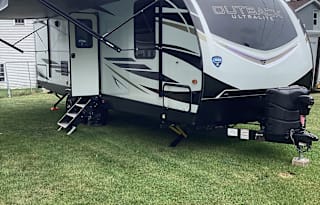 21 Keystone RV Outback Ultra Lite UBH291 Bunkhouse