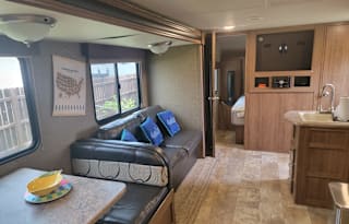 2018 Gulf Stream RV Kingsport Ultra Lite 279BH