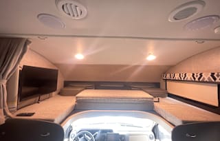2022 Jayco Greyhawk 31F - Pets OK!