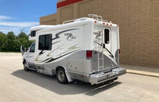 2007 Born Free Easy Drive Dog Friendly 1st Class