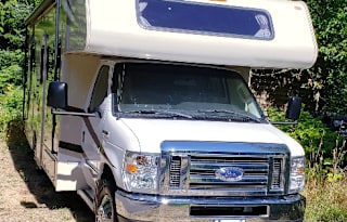2017 Coachmen RV Leprechaun 220QB Ford 350