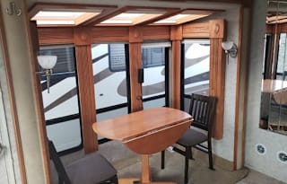 2006 Gulf Stream RV Independence 8357