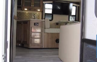 2020 Fleetwood RV Flair 32S