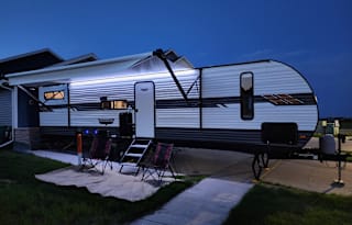 Pet Friendly, Family Ready, Spacious and Ready!