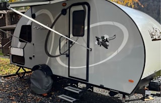 2020 R-Pod Sleeps 4. Light. Can be pulled by  SUV.