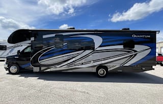 2022 Thor Motor Coach Quantum WS31 - War Machine