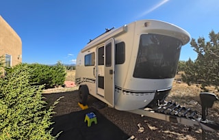 2021 inTech RV Sol Horizon
