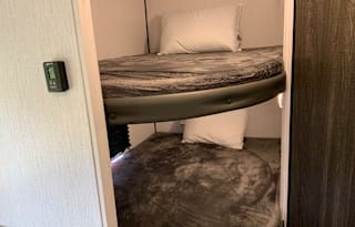 Memory foam beds, full kitchen, clean & cozy!