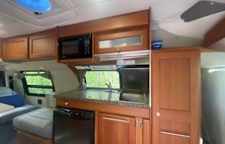 2010 Roadtrek Roadtrek 190-Popular -TREK Outddors