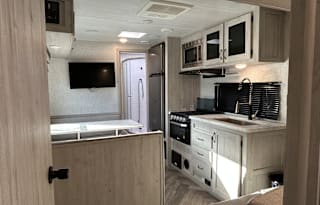 (Unit 11) 2022 2-3 Person Light Weight Trailer