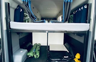 Wandervans SF - Medium with rooftop A/C