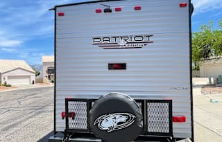 Lightweight Travel Trailer Rental Sleeps 5