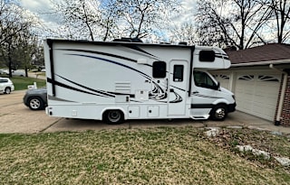 2018 Forest River - 3 full beds - 6 person rental