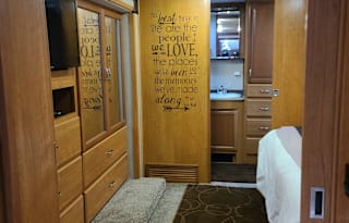 2015 Fleetwood Bounder(Delivery only)