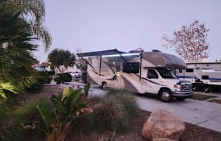 2017 Quantum 29 RQ Motor Coach