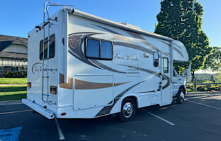 Remodeled Thor Motor Coach Four Winds 22E