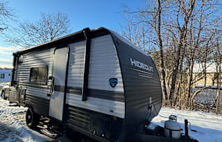 Cozy Family Escape 2024 Keystone Hideout RV