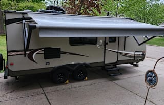 2018 Family Friendly Coleman  - Hook up and go!