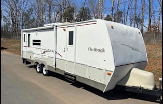 Pet Friendly, Delivery Available, 2006 Outback